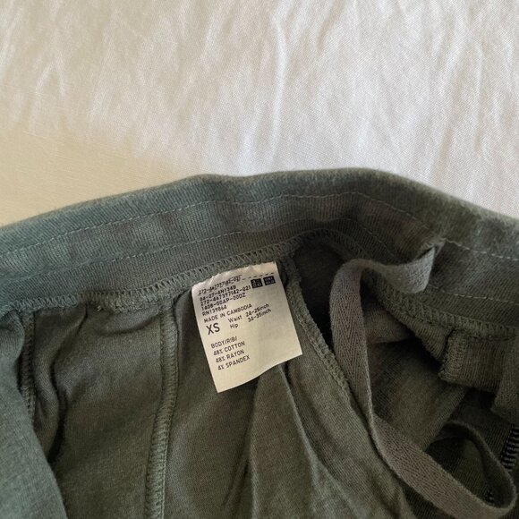 Uniqlo Olive Waffle Shorts (sz XS) - Picture 5 of 5
